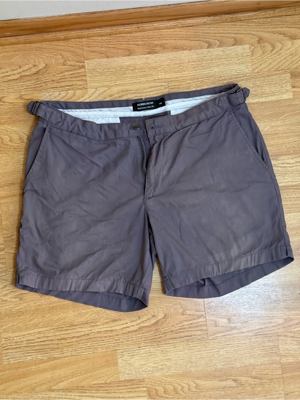 Nordstrom Men’s Taupe Flat-Front Shorts